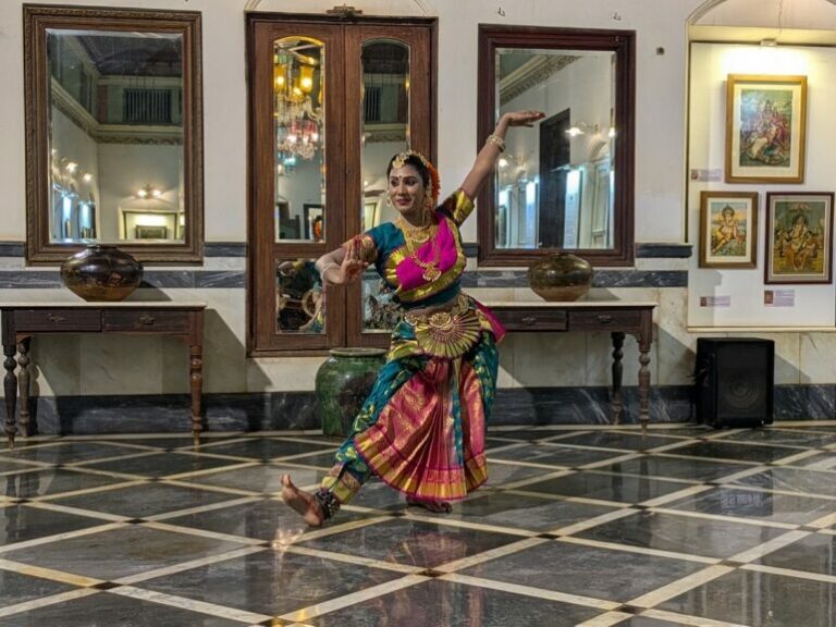 Saratha Vilas often holds Bharatanatyam performances